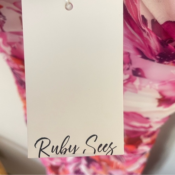 Hello Molly It’s Your World Dress - Picture 9 of 9